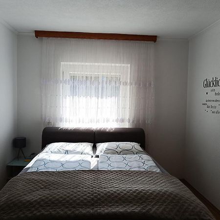 Ella Ferienwohnung Arnoldstein Esterno foto