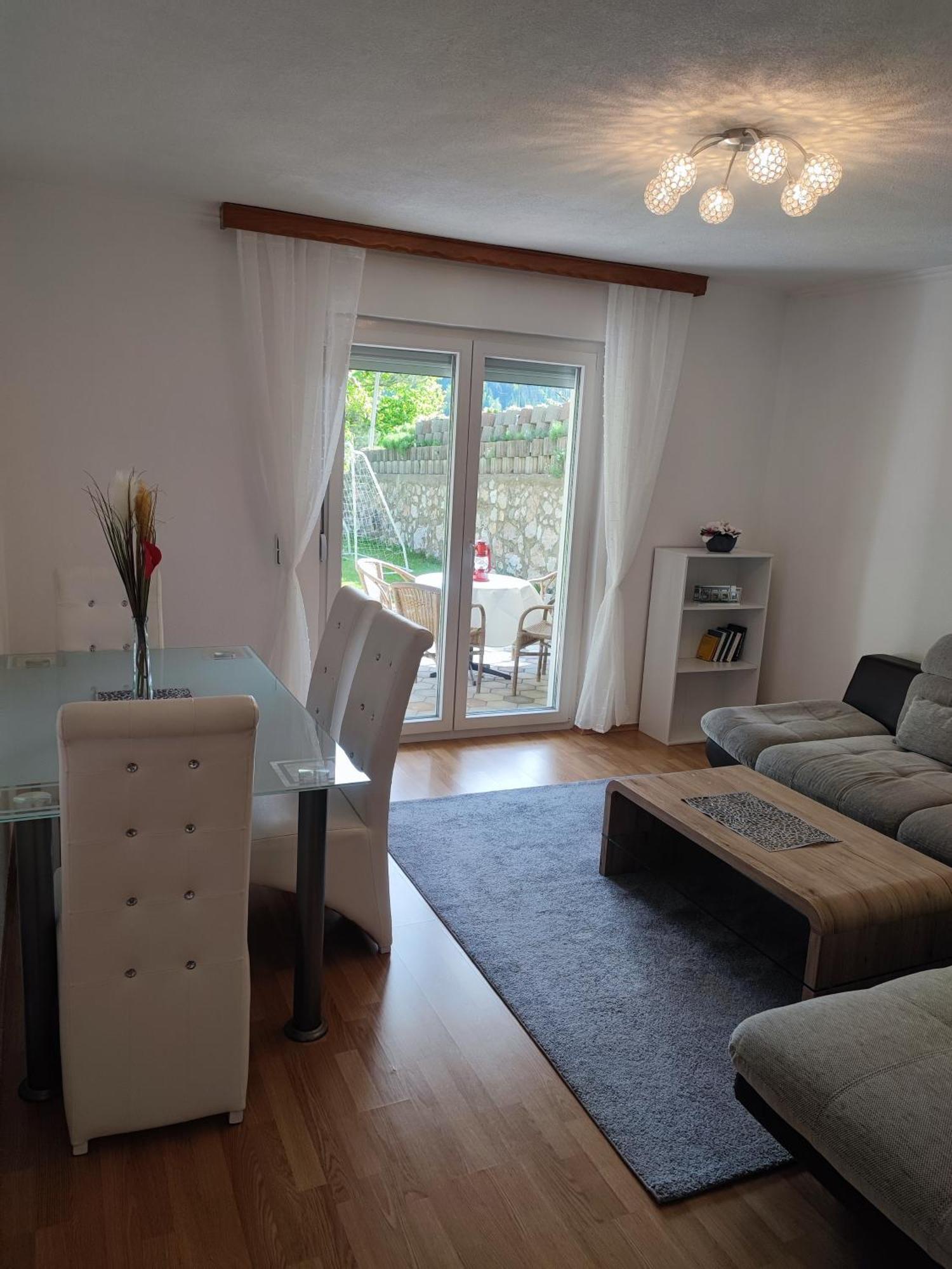 Ella Ferienwohnung Arnoldstein Esterno foto